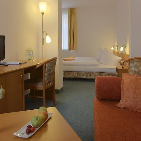 Adler-Hotel ดีลิทส์ช ภายนอก รูปภาพ