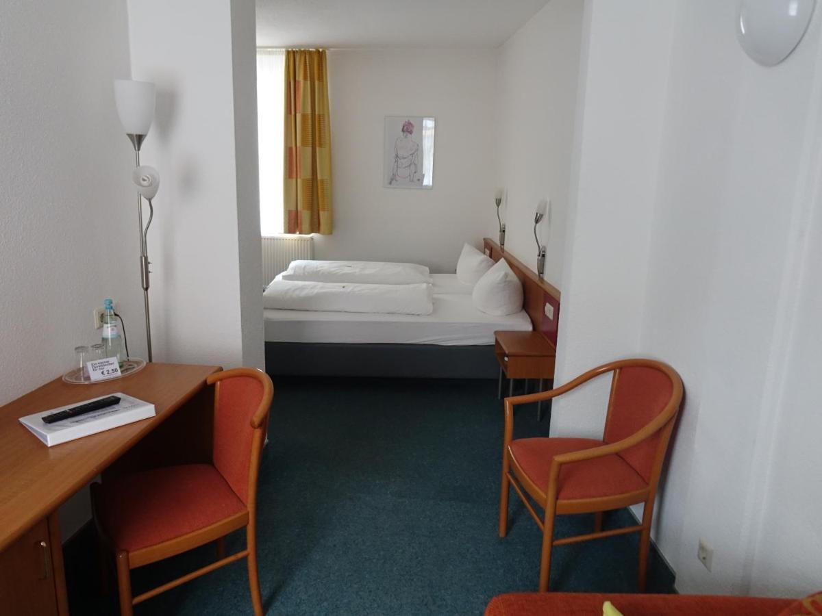 Adler-Hotel ดีลิทส์ช ภายนอก รูปภาพ
