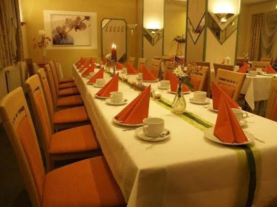 Adler-Hotel ดีลิทส์ช ภายนอก รูปภาพ